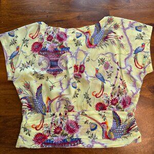 Gorgeous and flattering Anthropologie Maeve printed blouse shirt with bird theme